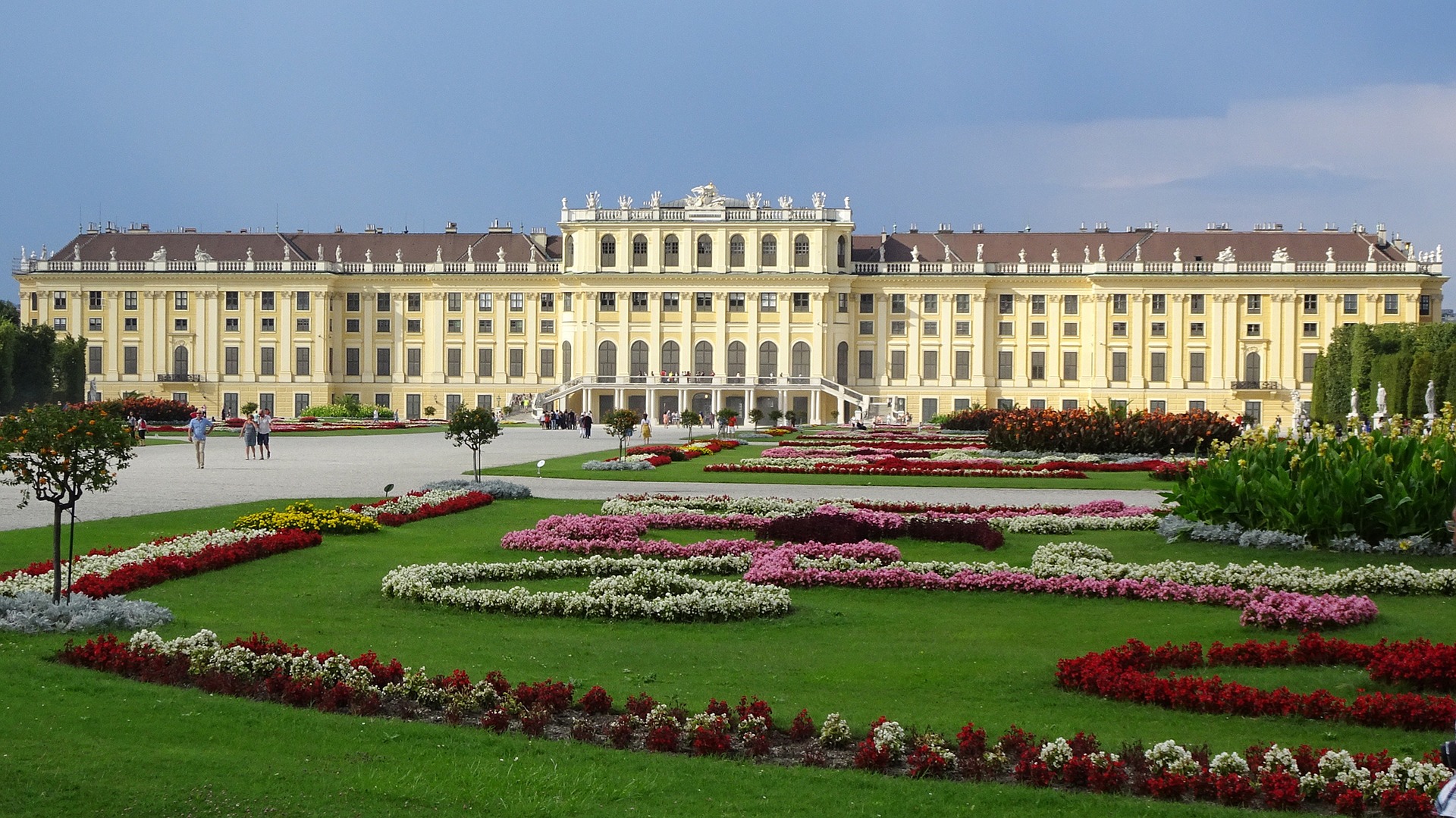 schonbrunn-palace-1735571_1920